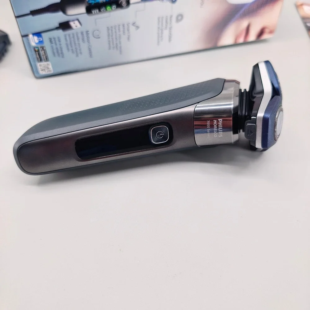 Philips Norelco Shaver 7200 Electric Razor SenseIQ Wet & Dry S7887/82 Blue/Black